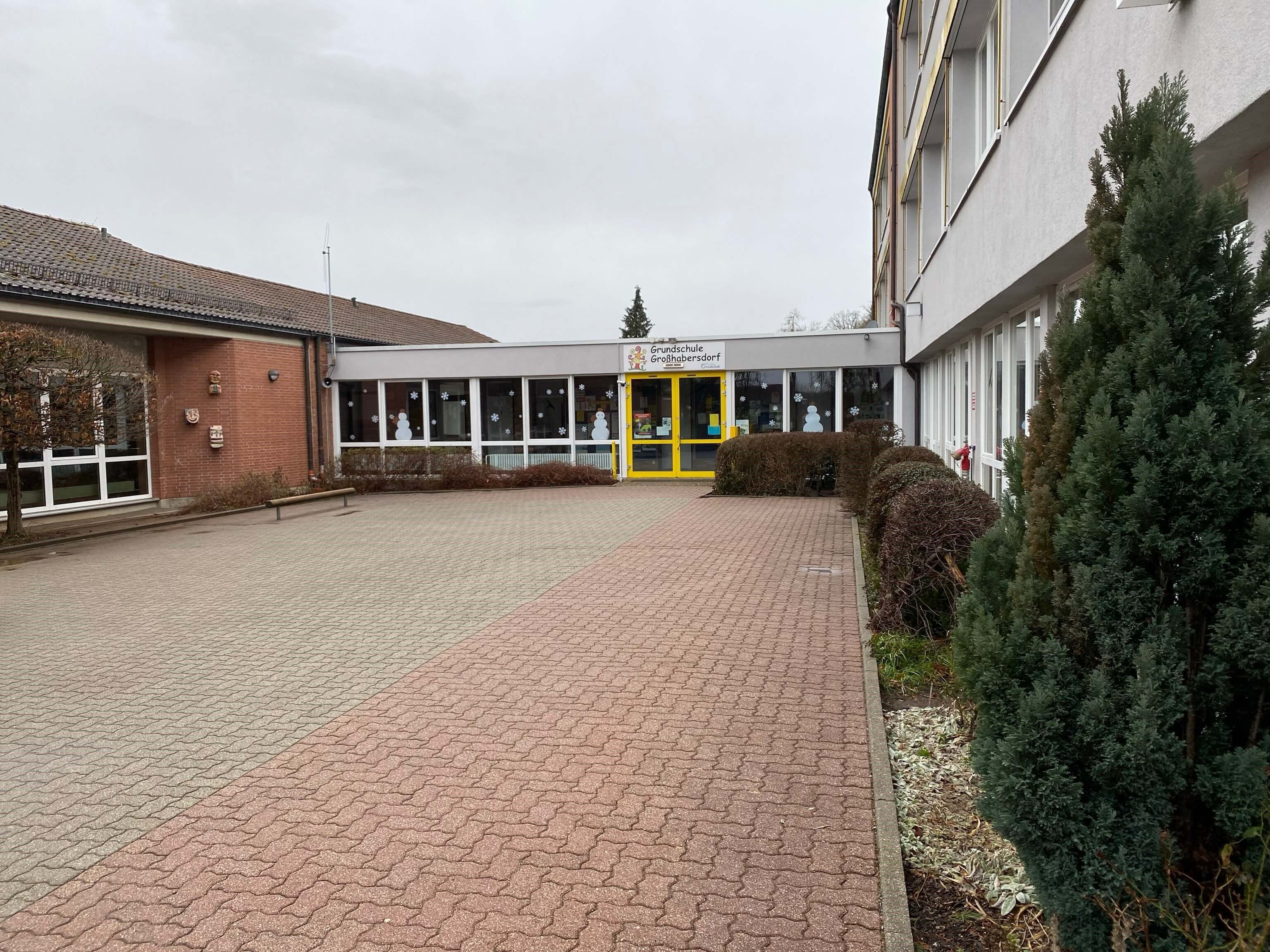 Bild: Au&szlig;enansicht Grundschule Gro&szlig;habersdorf
